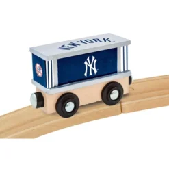 MasterPieces Wood Train Box Car - MLB New York Yankees -Games and Puzzles Shop GUEST 2f19915e 2844 4de3 8eaf a9a4b3d6aa88