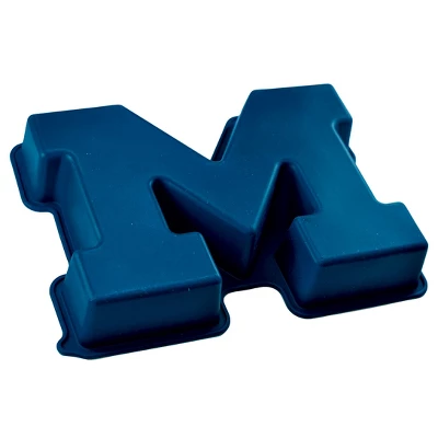 MasterPieces FanPans NCAA Michigan Wolverines Team Logo Silicone Cake Pan 4 MasterPieces FanPans NCAA Michigan Wolverines Team Logo Silicone Cake Pan - Image 2